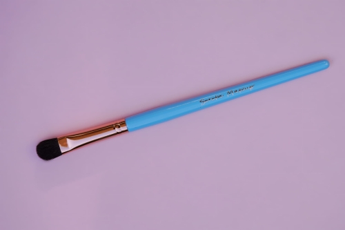 flat-eyeshadow-packing-brush-soroka-8w.jpg